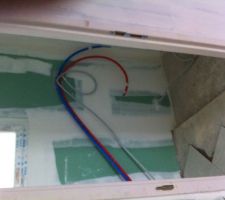 Vue vers salle de bain privée.
Manque la douche italienne (italienne que de nom)