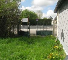 Acc&egrave;s au terrain cote sud est