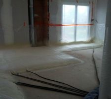 Chape de ravoirage: Projection mousse de polyéthylène