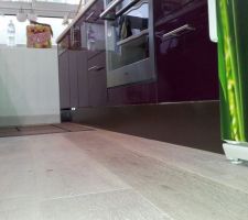Plinthes  cuisine enfin pos&eacute;es..!