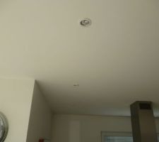 Spots de la cuisine au-dessus du coin repas: espacement de 1,20 m