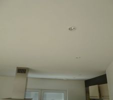 Spots de la cuisine: espacement de 90 cm pour les 2 premiers