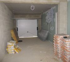 Garage , avec les carlages livré.