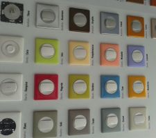H&eacute;sitation sur le choix de la couleur de l'appareillage electrique