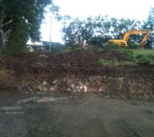 Terrassement suite la topologie du terrain commence a changer....