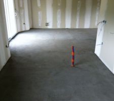 La chape est enfin coul&eacute;e