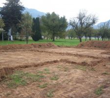 D&eacute;caissement r&eacute;alis&eacute; et fondations creus&eacute;es.