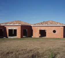 Côté terrasse toujours, avec partie nuit à droite !!!