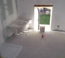 Salle de bain en cours de montage