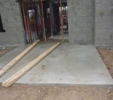 Une terrasse pour les futurs barbecues de l'&eacute;t&eacute; prochain