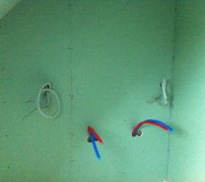Salle d'eau dans la chambre parentale
