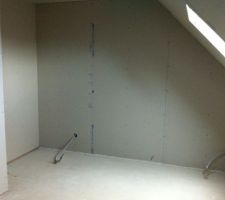 Chambre n°3 avec placard intégré