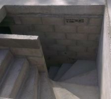 L'escalier en beton suivis prochainement en carrelage