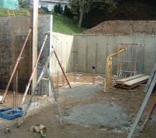 Le futur garage, avec la buanderie au fond...