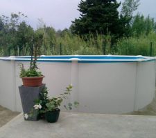 Notre terrasse côté sud ouest avec notre petite piscine hors sol.
Nous avons fais d'autres aménagements depuis.