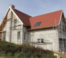 Toutes les fa&ccedil;ades sont maintenant enduites.