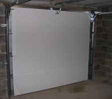 La porte de garage du sous sol !