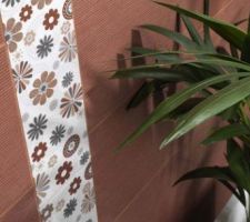 Listel vertical c&ocirc;t&eacute; douche