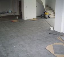 Cuisine-salle a manger- salon au fond