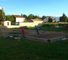 J'ai prolongé également les gaines électriques de l'abris de jardin vers l'emplacement de la GTL du compteur.