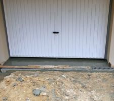 Caniveau tout fraichement installé ...