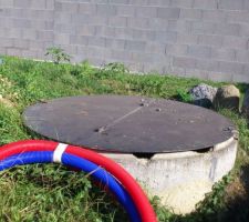 Le départ de la gaine du puits canadien: il y aura une borne avec filtre G3 posée en finition.