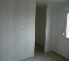 Notre chambre avec entr&eacute;e du dressing