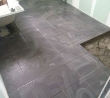 Salle de bain et future douche à l'italienne