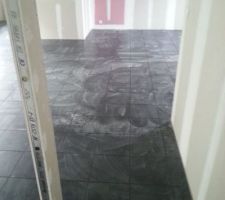 Pièce de vie vue depuis le couloir