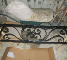 Grille de fenêtre peintes