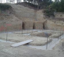 Reste les piliers et la partie haute a couler