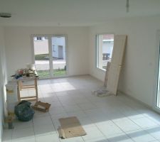 Séjour presque prêt pour l'emménagement