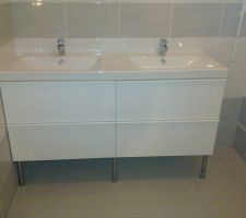 SdB étage : meuble   double-vasque Godmorgon/Odensvik (reste miroir   éclairage)