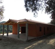 Toiture finie ! avec la "ferme" pour la terrasse