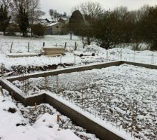 Vue coté garage et chambre