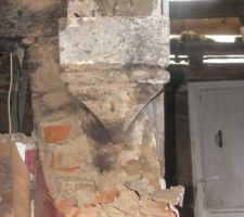 Apr&egrave;s avoir commence a casse cote voici ce qui se trouve derri&egrave;re