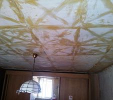 Plafonds Chambre adultes après dépose plaque polystyrène