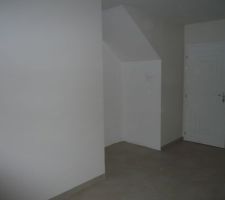 Peinture blanc cass&eacute; c&ocirc;t&eacute; "placard" cuisine