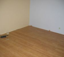 Parquet de la derni&egrave;re chambre enfin arriv&eacute; !! et pos&eacute; !