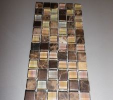 Mosa&iuml;que pour douche &agrave; l'italienne et frise: carreaux en pierre, inox et verre