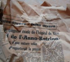 Ces journaux bouchaient les conduits des cheminées.
Ils ont été placés en 1966...