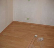 Pose des plinthes... enfin