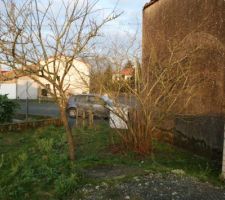 N'allez pas croire que je photographie sans cesse ma voiture...