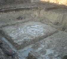 Au bout de 3 jour de boulot on y voit plus clair, mais il y a de l'eau!