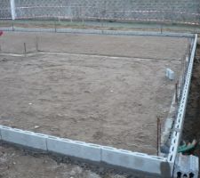 Coté chambre, Hérisson pierres sèches cassées et couche de sable