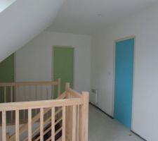 Peinture des portes, chambre d'alexandre, et salle de bains,WC