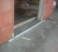 Seuil de baie vitr&eacute;e en cours.