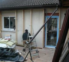 Mise en place du cadre pour l'icolation extérieur de la facade nord avant parepluie et bardage