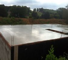 La dalle du RDC fraichement coul&eacute;e