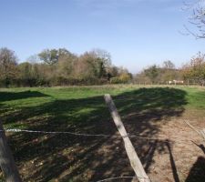 Voil&agrave; notre terrain.
Ancien champs &agrave; chevaux.